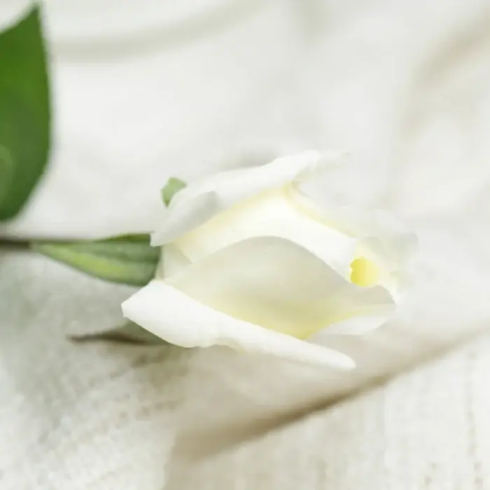 Roses artificielles en Latex, 7 pièces, tige de branche au toucher réel, sensation de main, fleurs d