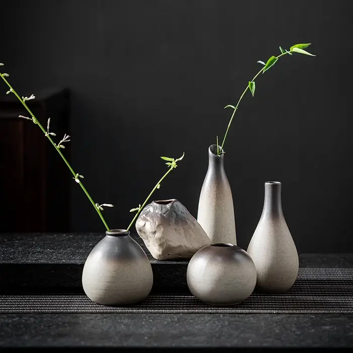 Vase à fleurs vintage en céramique