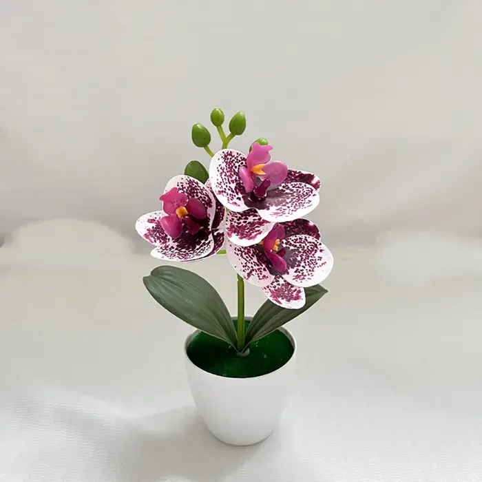 Plante d'orchidée artificielle en pot