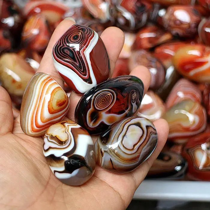 Pierre d'agate lisse naturelle, cristal de guérison, géode, spécimen minéral, décor artisanal de Mad