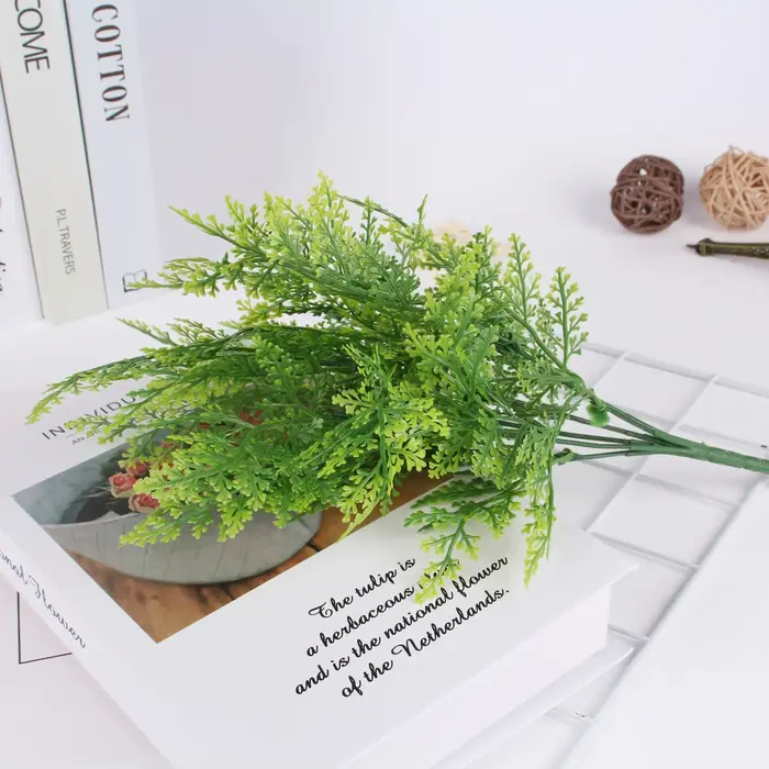 Plante aquatique de fougère de demoiselle d'honneur artificielle de 13 pouces