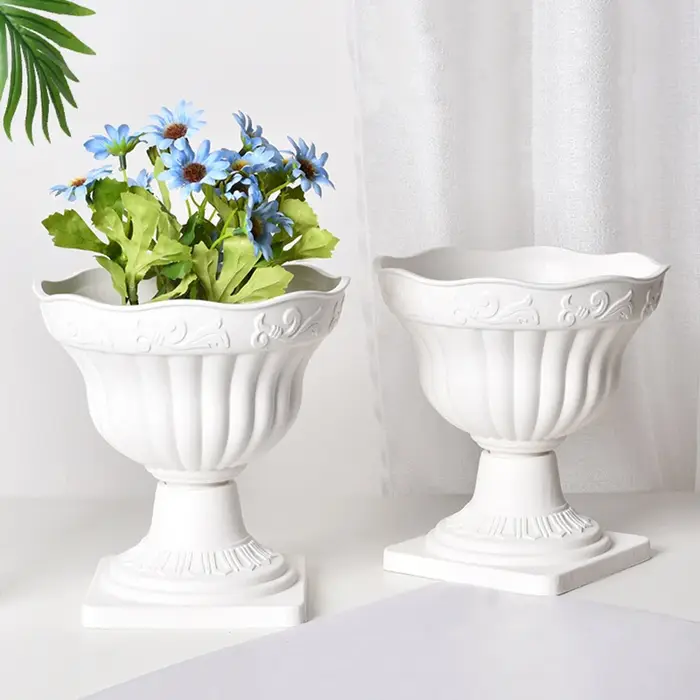 Vases en plastique simples pour plantes
