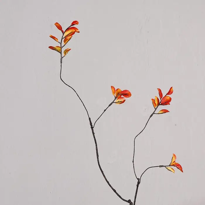 Feuille d'érable rouge artificielle