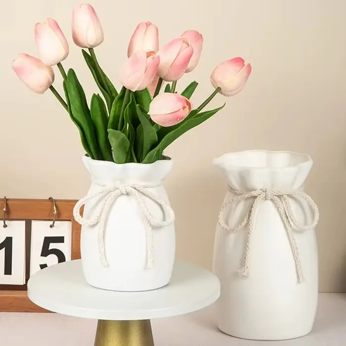 Plantes artificielles en pot, bonsaïs verts, petits arbres, fleurs artificielles, décorations en pot pour la maison, le jardin, les fêtes, les hôtels, les bureaux.