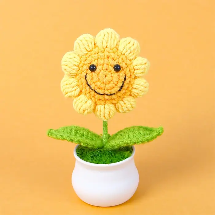 Jolies jardinières tournesol tricotées à la main