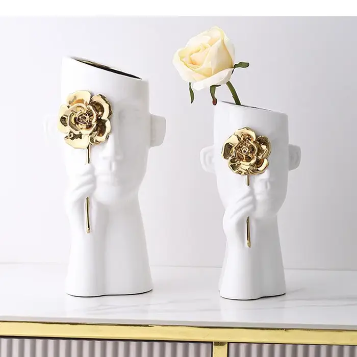 Vase décoratif en céramique en forme de rose dorée