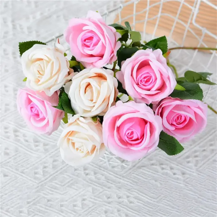 Bouquet de roses artificielles