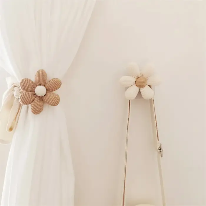 Crochet à fleurs support minimaliste