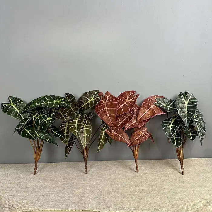 Lot de 5 plantes artificielles en plastique
