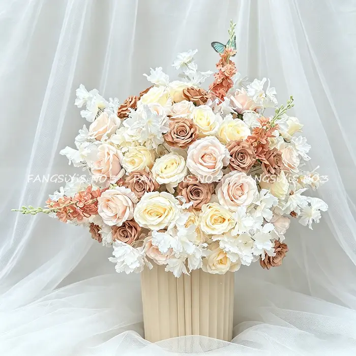 Boule de fleurs artificielles 70 cm (hortensia et rose) pour allée de mariage