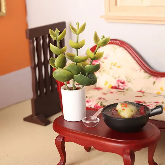 Plante miniature en pot pour maison de poupée 1:12