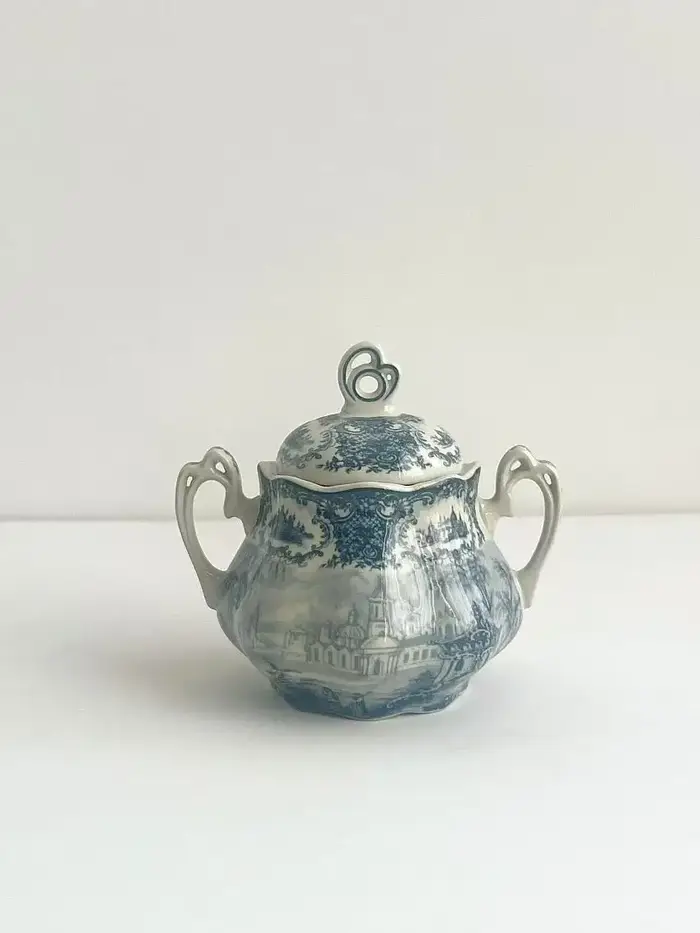 Vase en céramique de la série bleue
