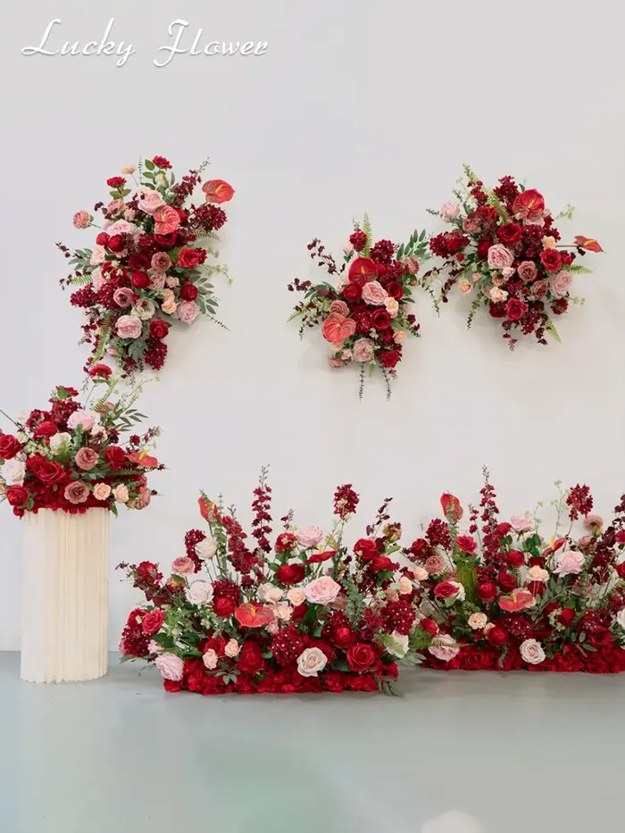 Décoration de mariage de luxe en fleurs artificielles rouges