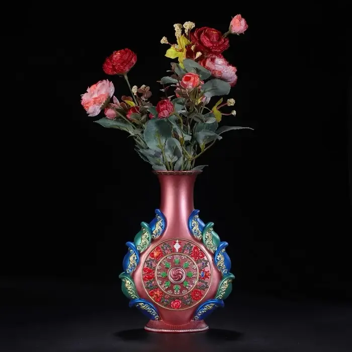 Vase bouddhiste en résine violette