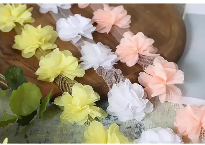 24 pièces de fleurs (2 yards) en dentelle de mousseline 3D