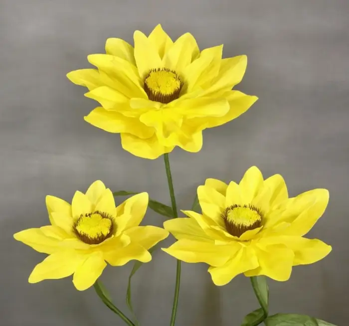 Grandes fleurs artificielles géantes imperméables en mousse (tournesol, coquelicot) avec base, décor