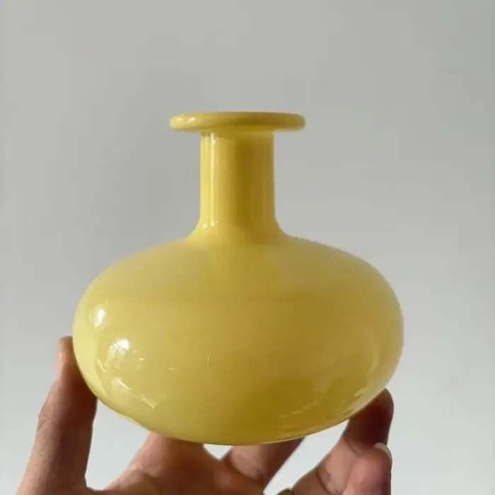 Vase en verre rétro français en relief