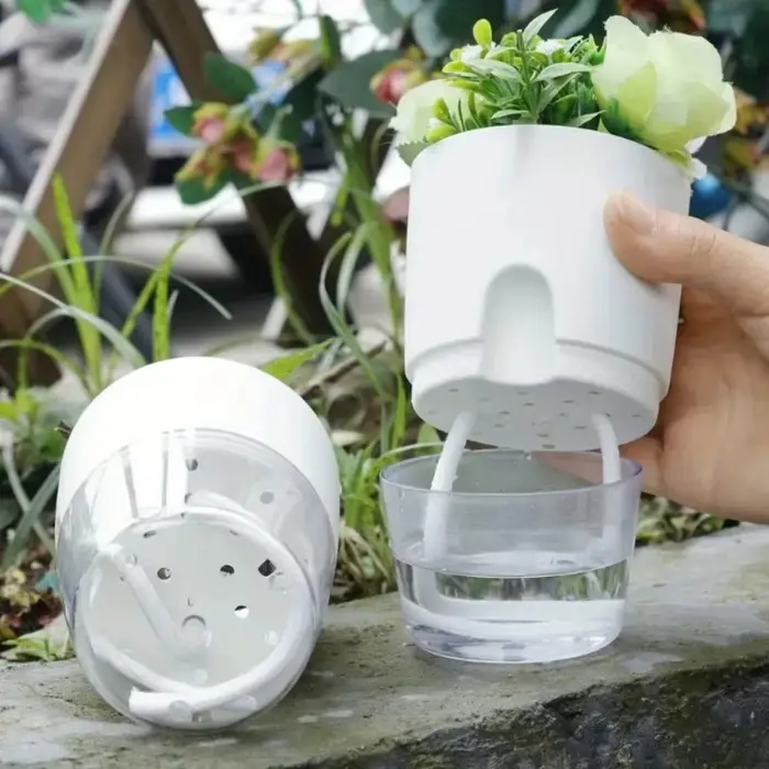 Pot de fleur en plastique auto-arrosage