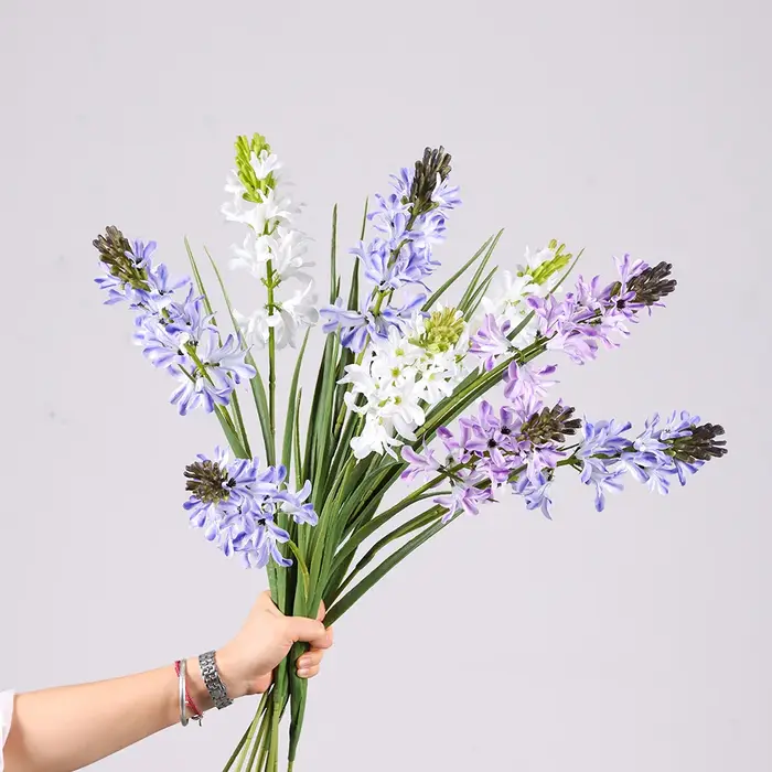 Fleurs artificielles en jacinthe