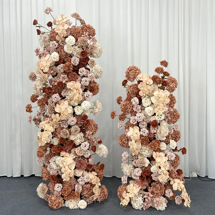 Décoration florale d'automne marron pour arche en panneau KT