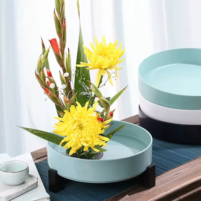 Récipient d'arrangement de fleurs japonaises