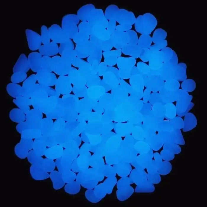Roches d'aquarium scintillantes