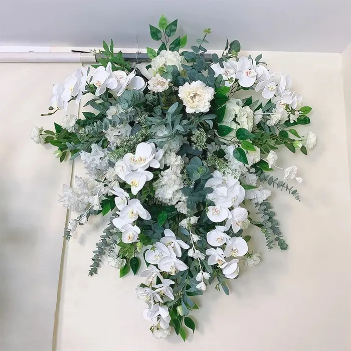 Verdure d'orchidée de rose blanche