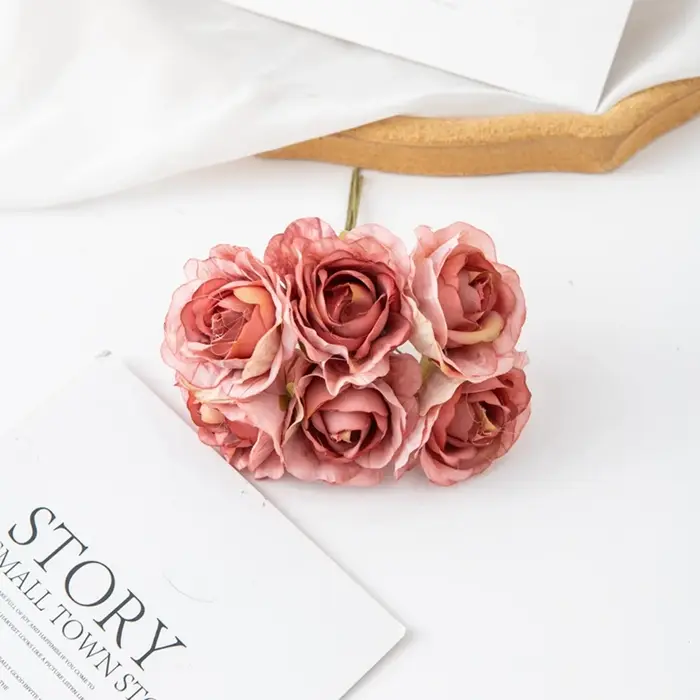 Couronnes de Noël en fleurs artificielles en soie pas chères, bouquets de mariée, décorations pour l