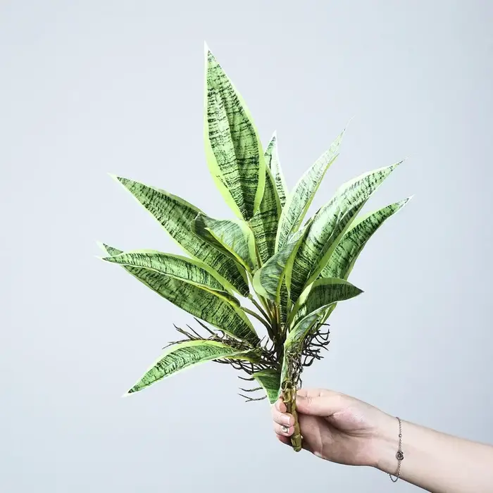 5 pièces de plantes artificielles en plastique Sansevieria
