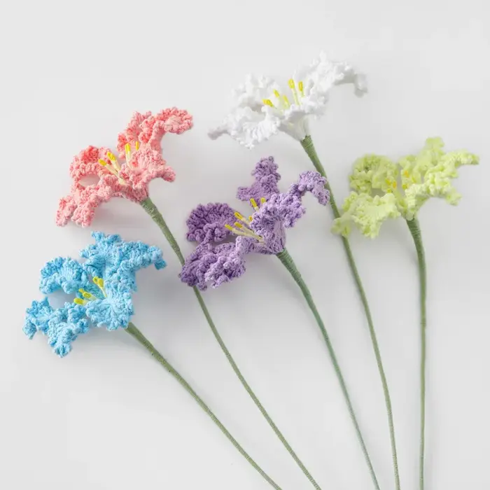 Bouquet de branches de fleurs de glycine violette