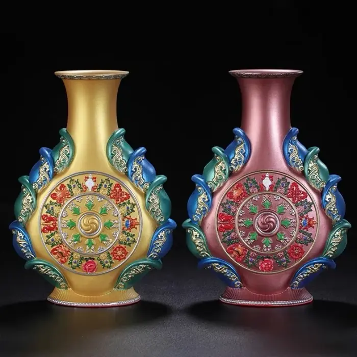 Vase bouddhiste en résine violette