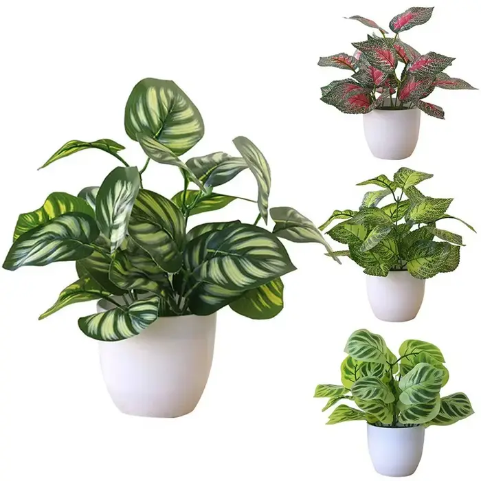 Pot de plantes à feuillage artificiel