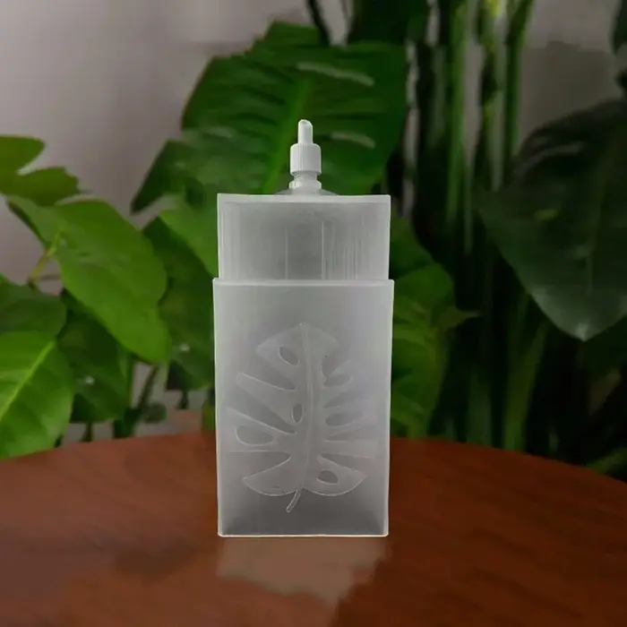 Support de croissance pour plantes grimpantes en plastique en forme de D, auto-arrosant, avec débit 