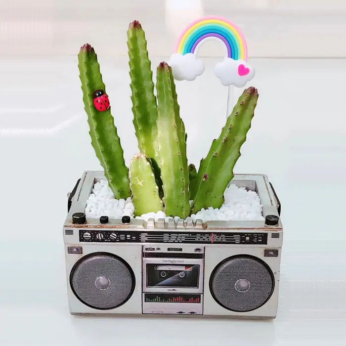 Jardinière multifonctionnelle en forme de Radio