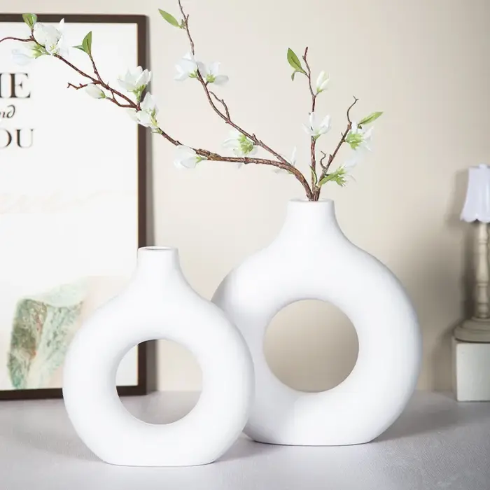 Vase blanc nordique-plastique aspect céramique pour décor moderne