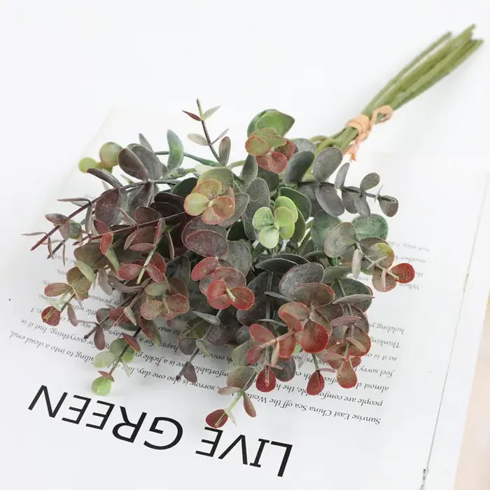 Bouquet de plantes artificielles en feuilles d'eucalyptus