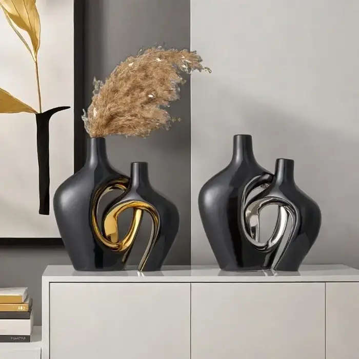 Vases creux en céramique