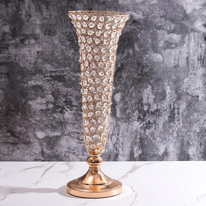 Vase à fleurs en cristal doré