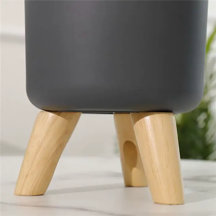 Pots de plantes modernes avec support de pieds en bois