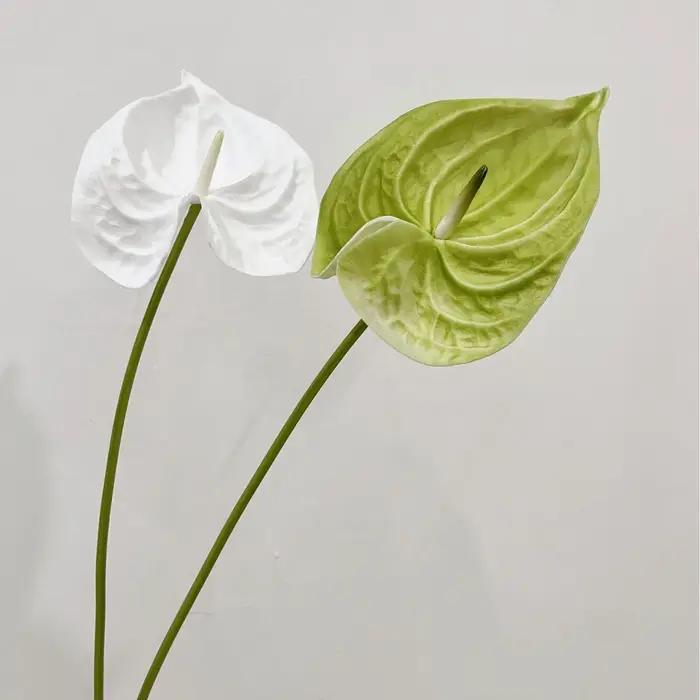 Plante artificielle Anthurium Peace Lily de haute qualité de 22,4 pouces pour la décoration murale florale de la maison, du hall d'hôtel, des expositions et des accessoires de photographie