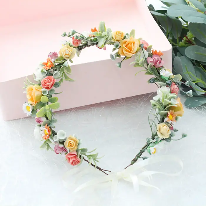 Couronne de fleurs féeriques pour femmes