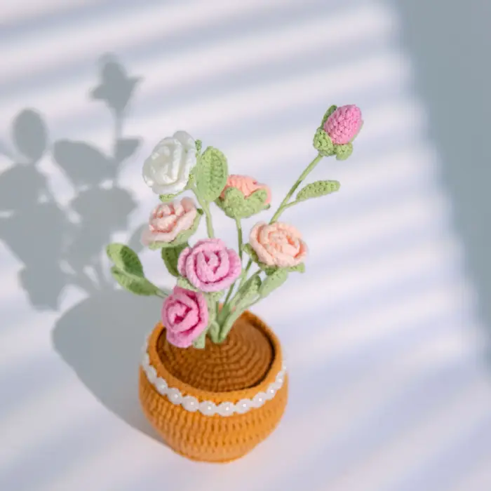 Rose tissée à la main, décoration de maison en pot, décoration de mariage, fournitures d'hôtel, cadeau de vacances