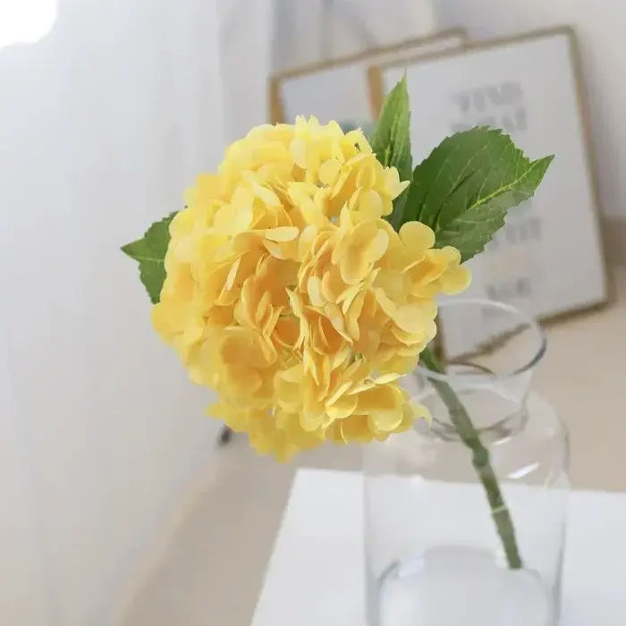 Fleurs artificielles en film de latex