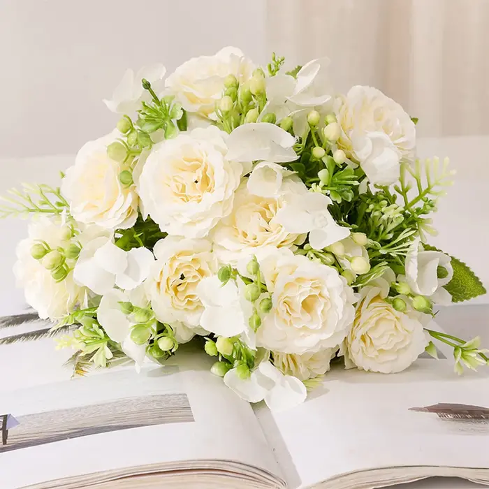 Bouquet de fleurs artificielles en soie vintage
