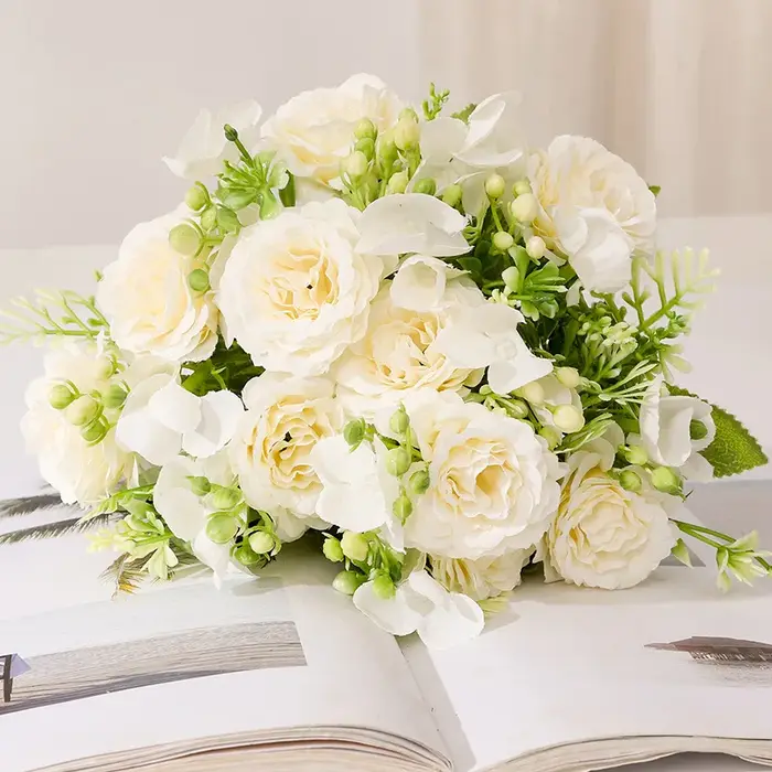 Bouquet de fleurs artificielles en soie vintage