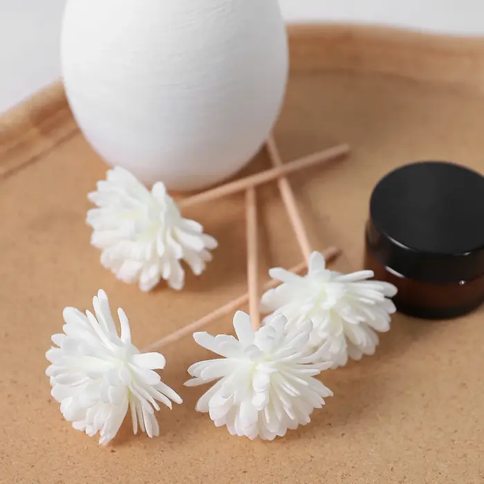 Fleur artificielle en mousse blanche-neige