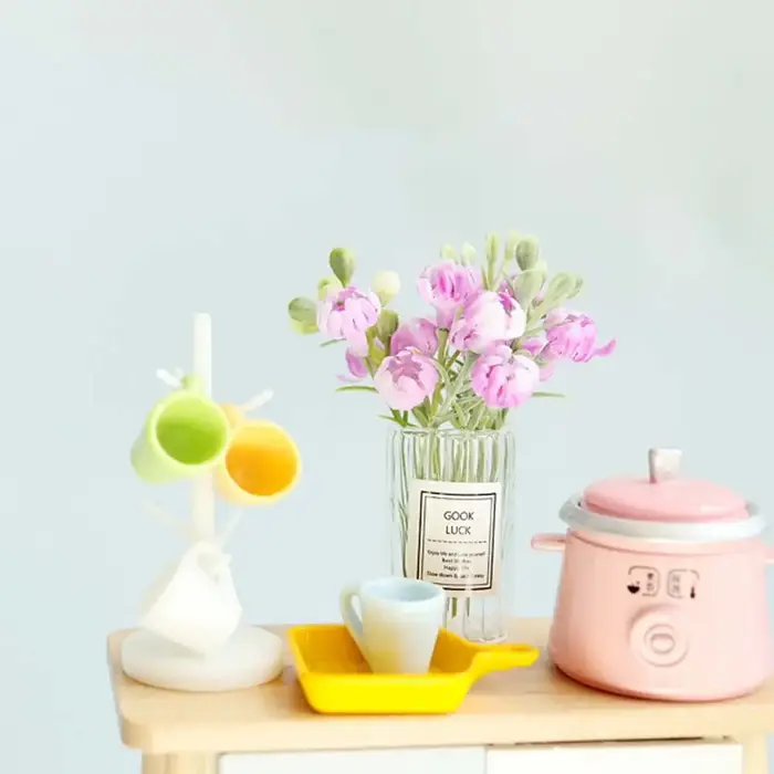 Plantes en pot miniatures pour décoration de bureau