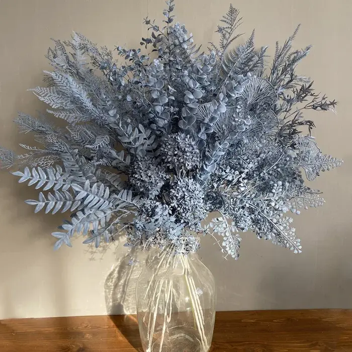 Plantes artificielles de cuir chevelu d'eucalyptus bleu brume