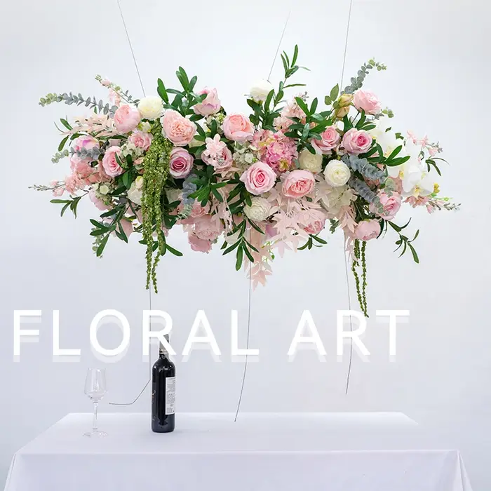 Composition florale suspendue pour plafond