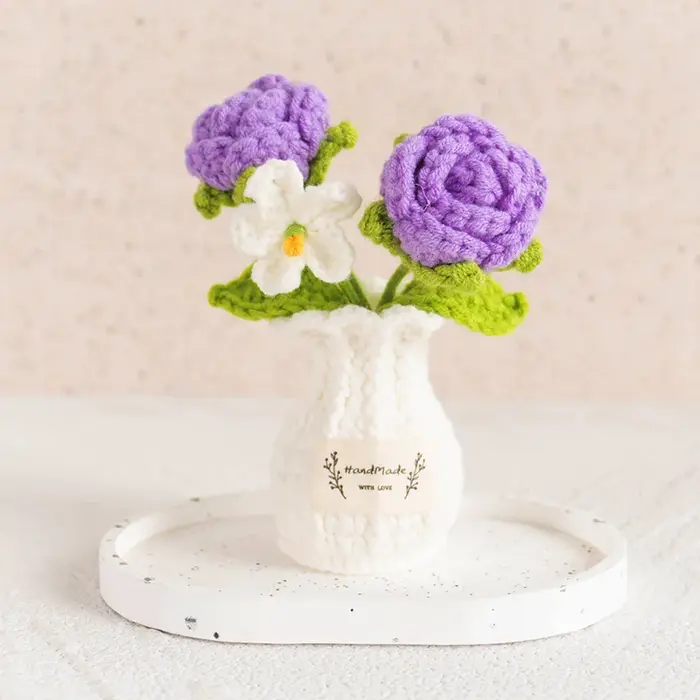 Pot de fleurs en tricot